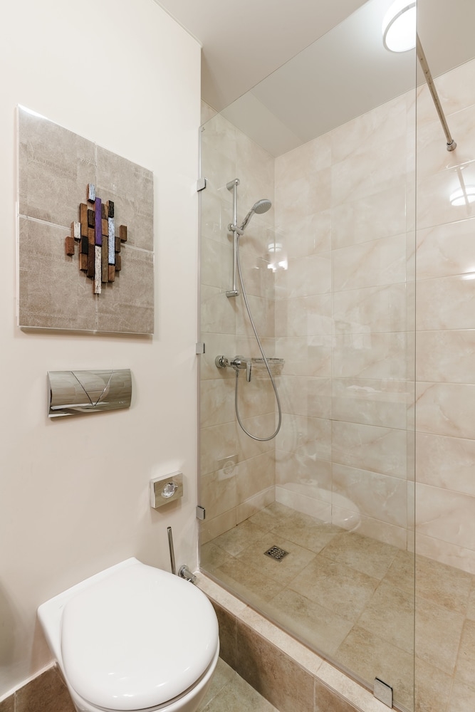 バスルームのシャワー