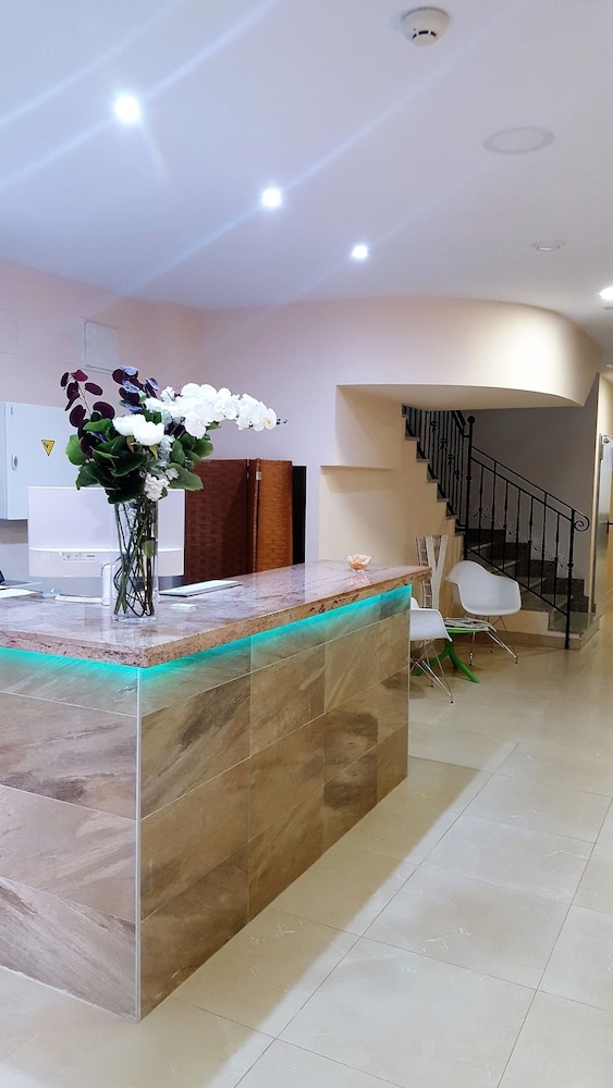 チェックイン / チェックアウト キオスク