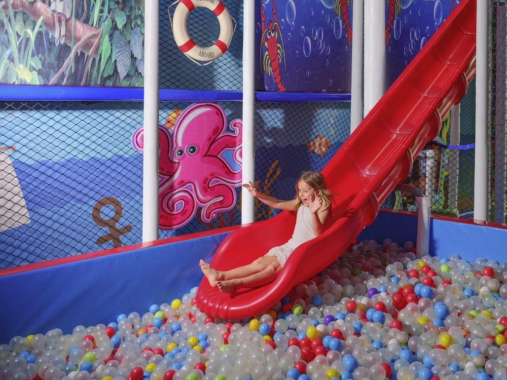 子供用の遊び場 - 屋内