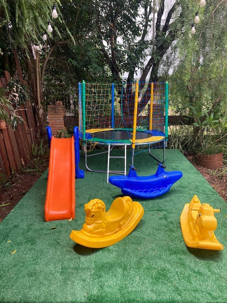 子供用の遊び場 - 屋外