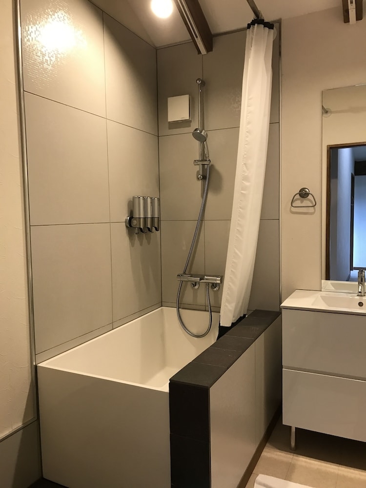 バスルームのシャワー