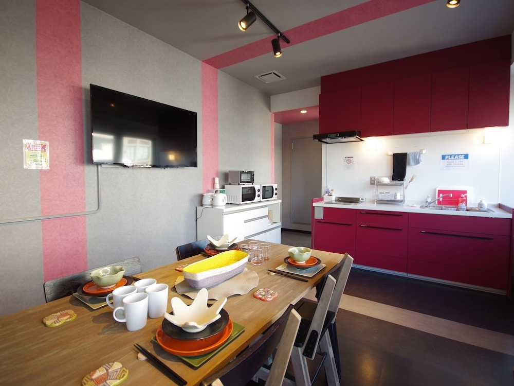 客室内のダイニングエリア