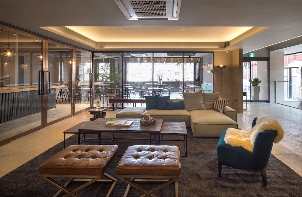 ロビー応接スペース