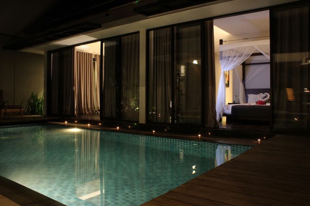 プライベートプール