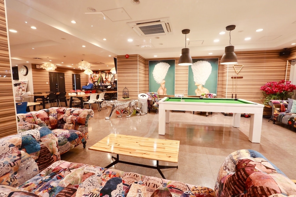 ロビーラウンジ