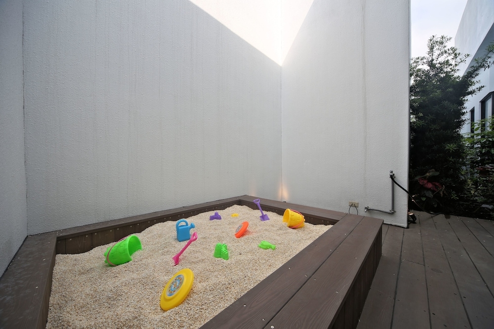 子供用の遊び場 - 屋外