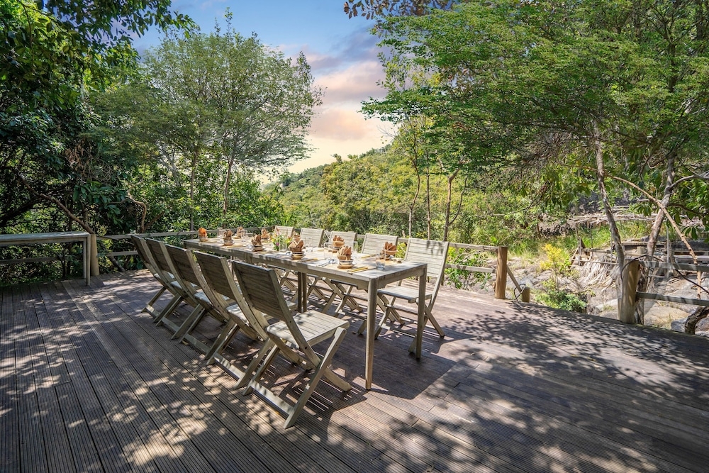 屋外ダイニングエリア