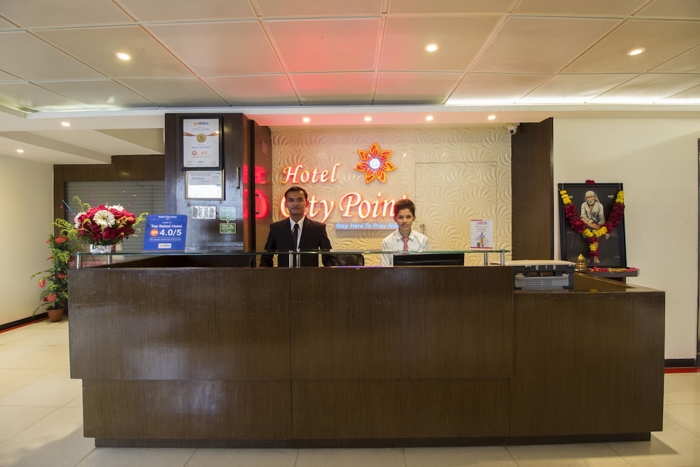 チェックイン / チェックアウト キオスク