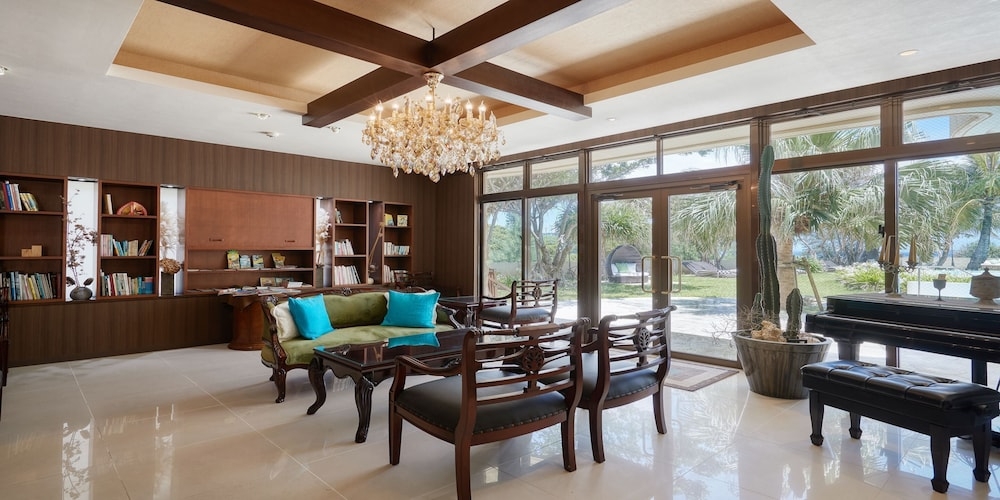 ロビーラウンジ