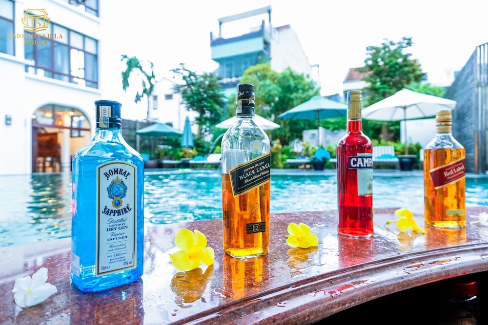 プールサイドバー