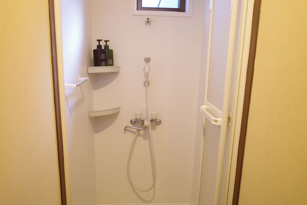 バスルームのシャワー