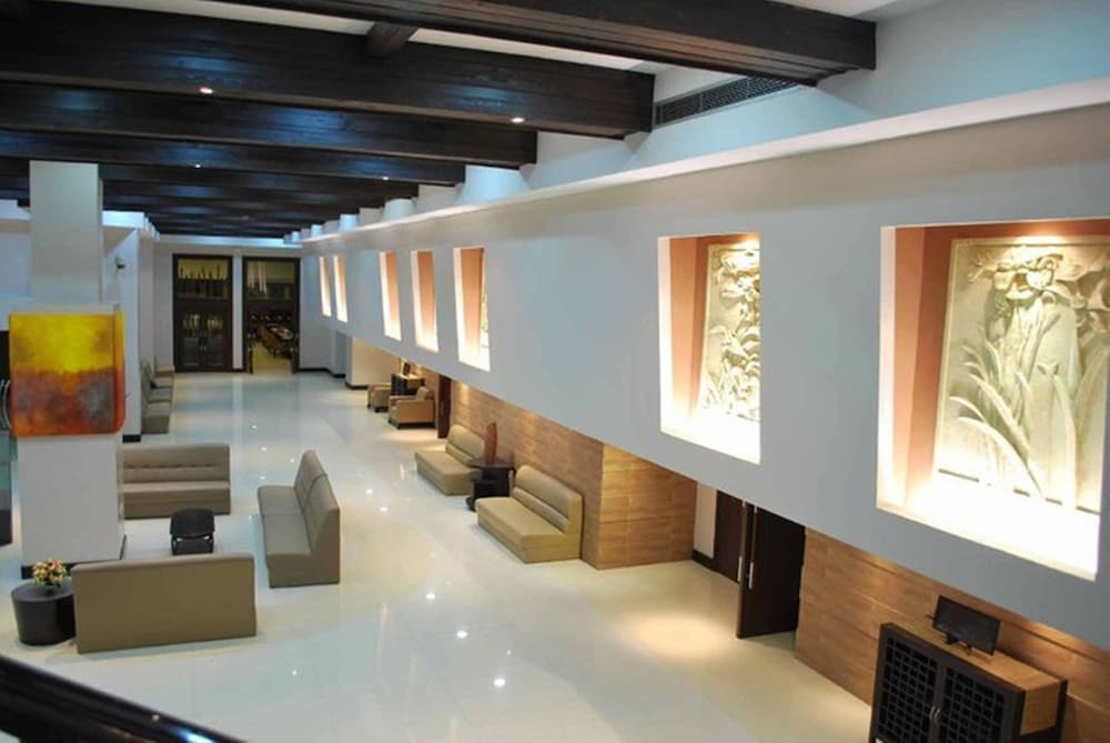 ロビーラウンジ