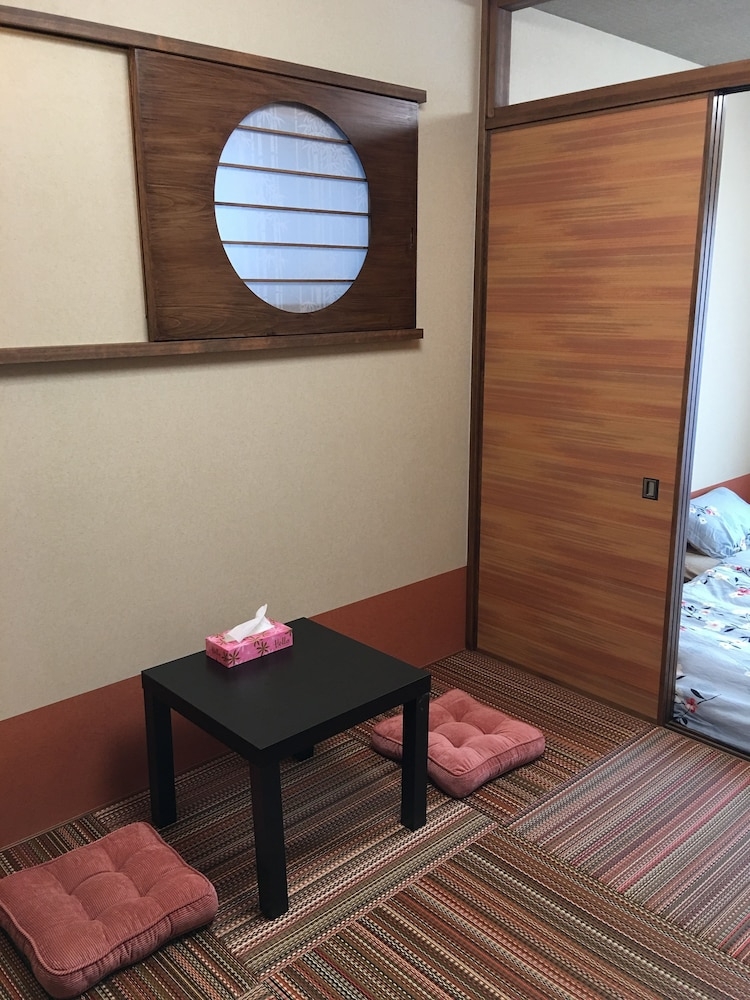 客室内のダイニングエリア