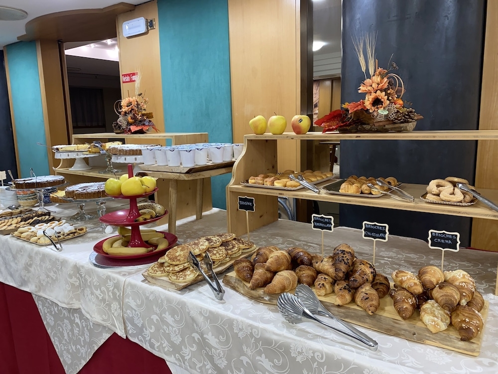 朝食ビュッフェ