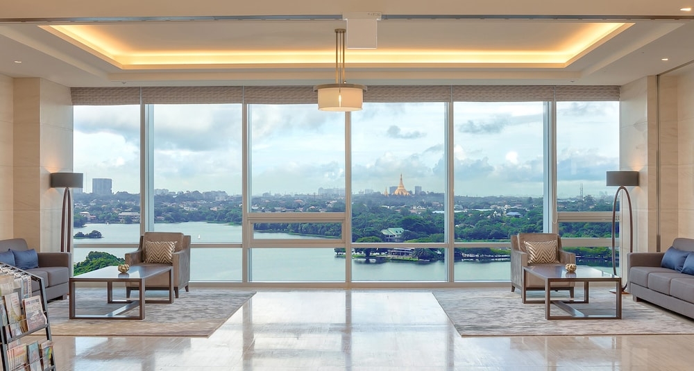 エグゼクティブ ラウンジ