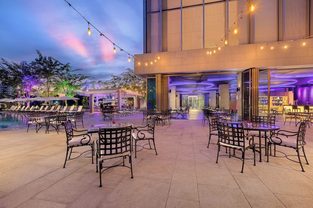 プールサイドバー