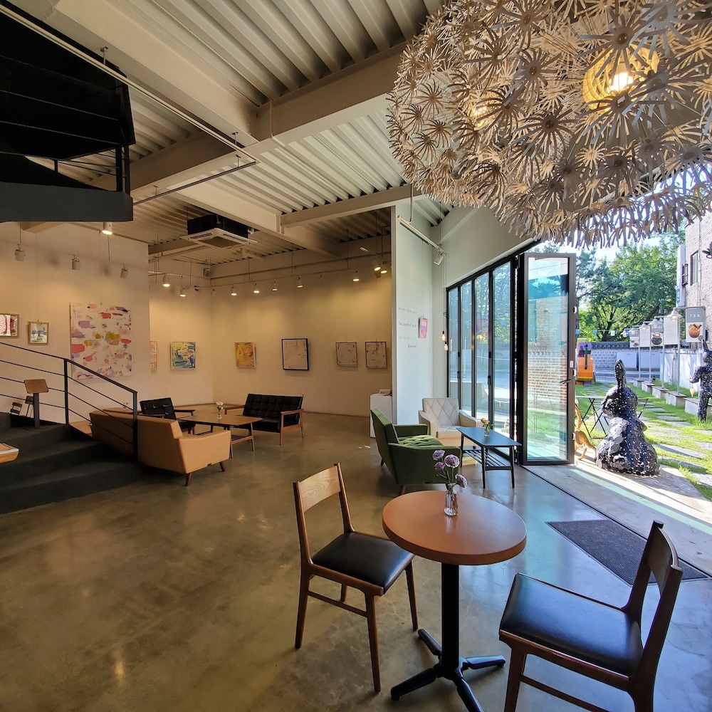 ロビー応接スペース