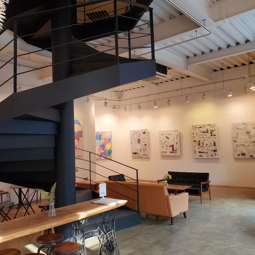 ロビーラウンジ