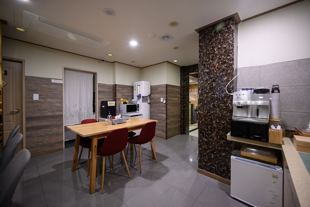 ロビーラウンジ