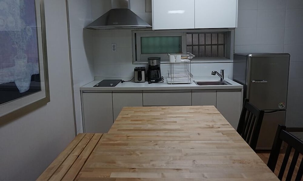 客室内のダイニングエリア