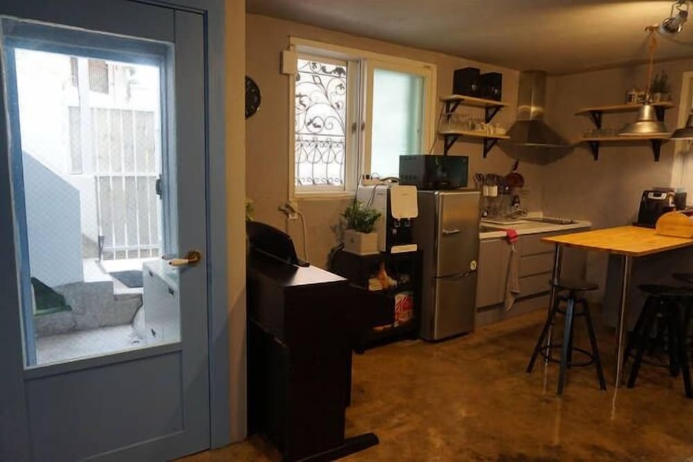 客室内のダイニングエリア