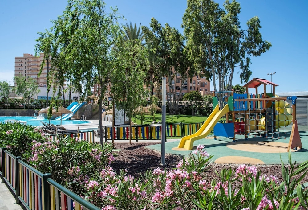 子供用の遊び場 - 屋外