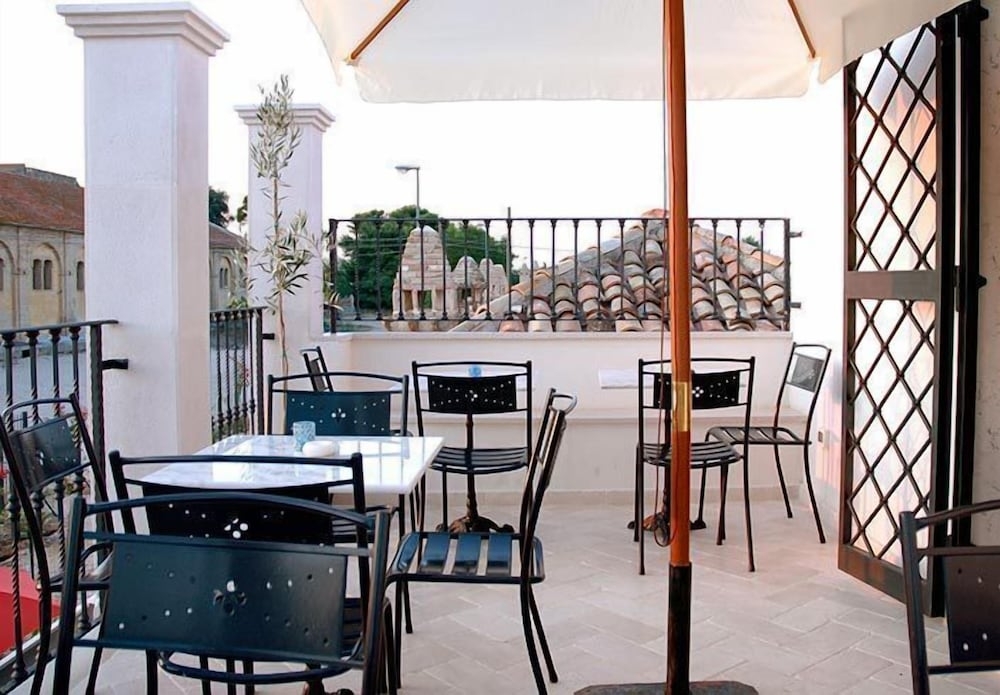 屋外ダイニングエリア