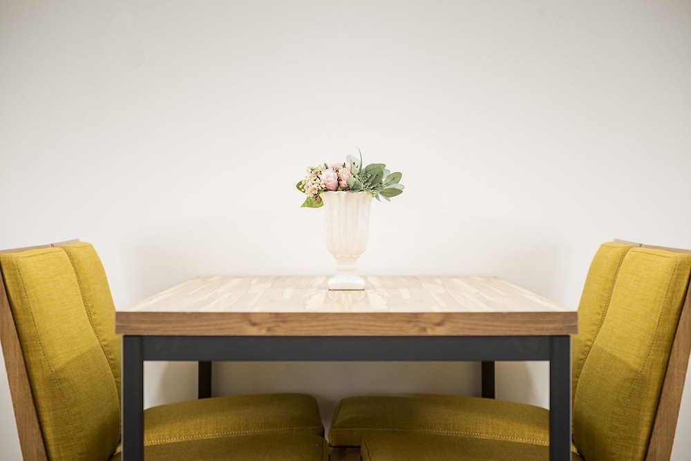 客室内のダイニングエリア