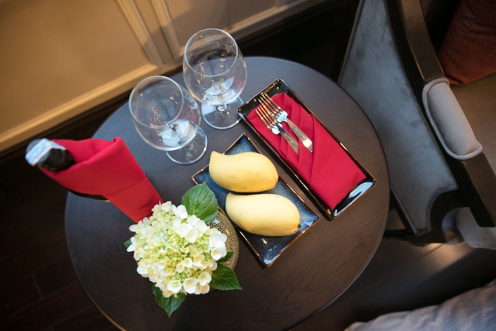 客室内のダイニングエリア