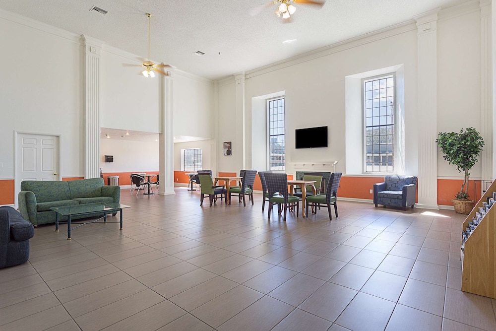 ロビー応接スペース