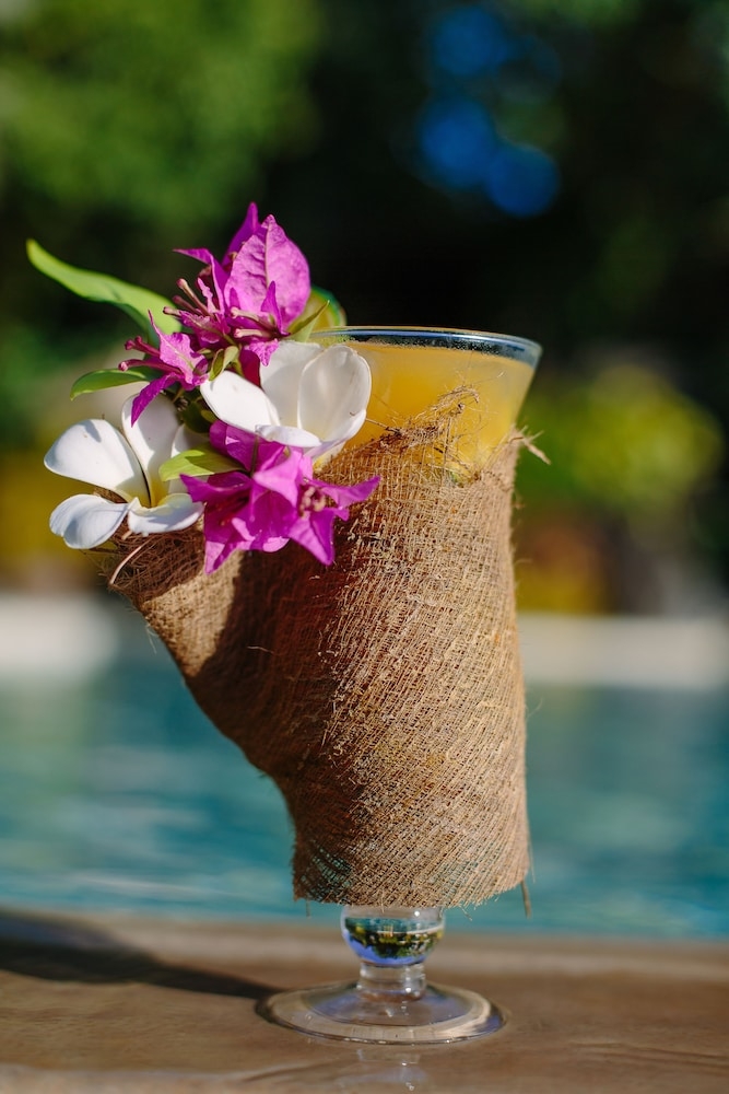 プールサイドバー