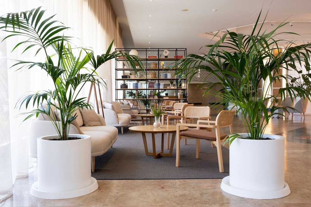 ロビー応接スペース