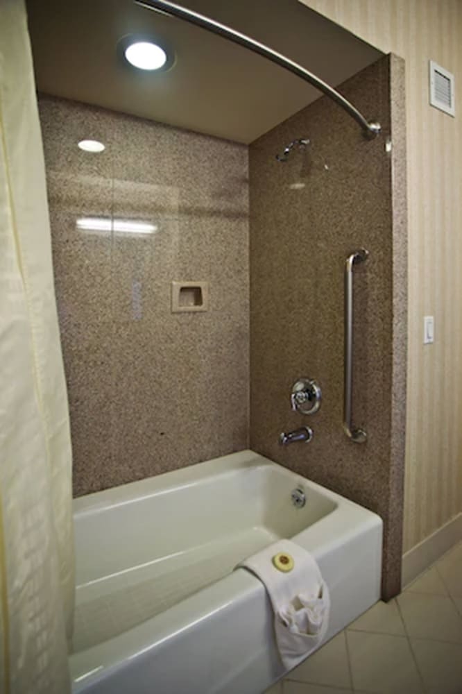 バスルームのシャワー