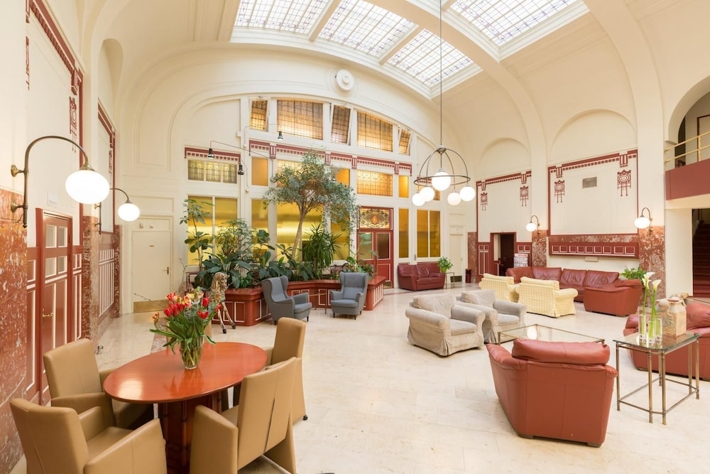 ロビーラウンジ