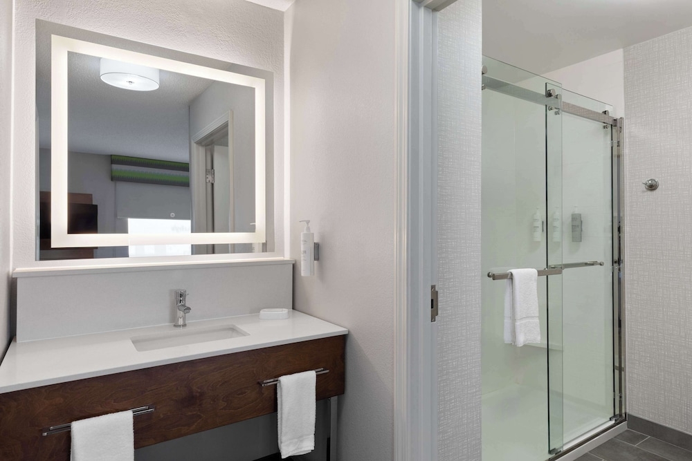 バスルームのシャワー