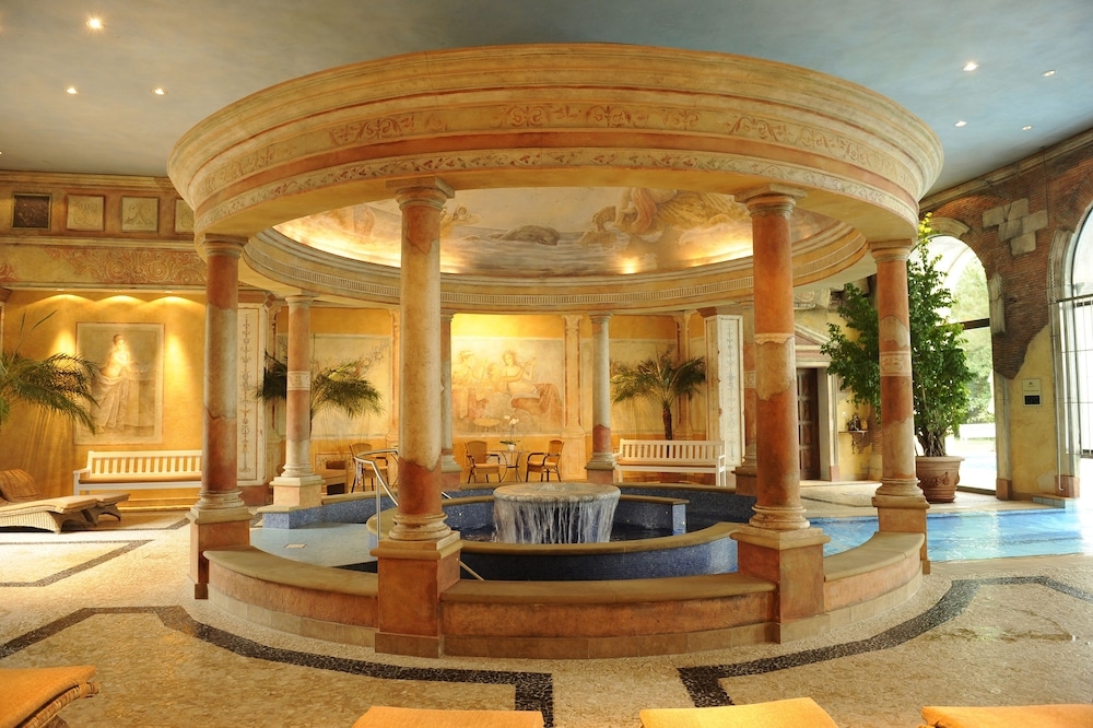 屋内 / 屋外プール