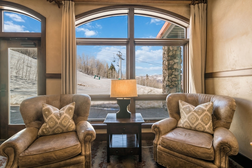 ロビー応接スペース