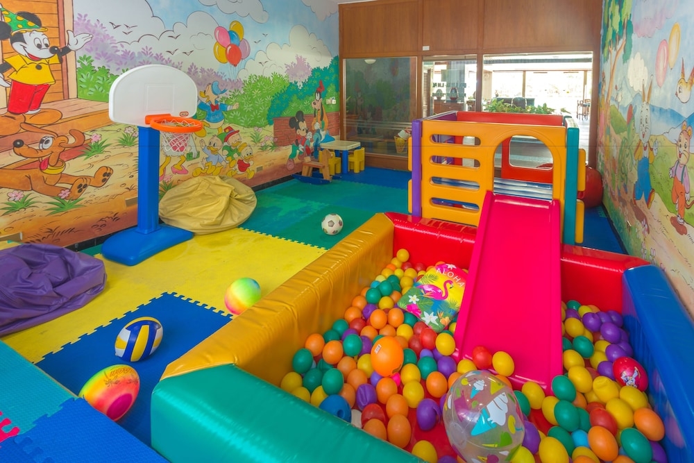 子供用の遊び場 - 屋内