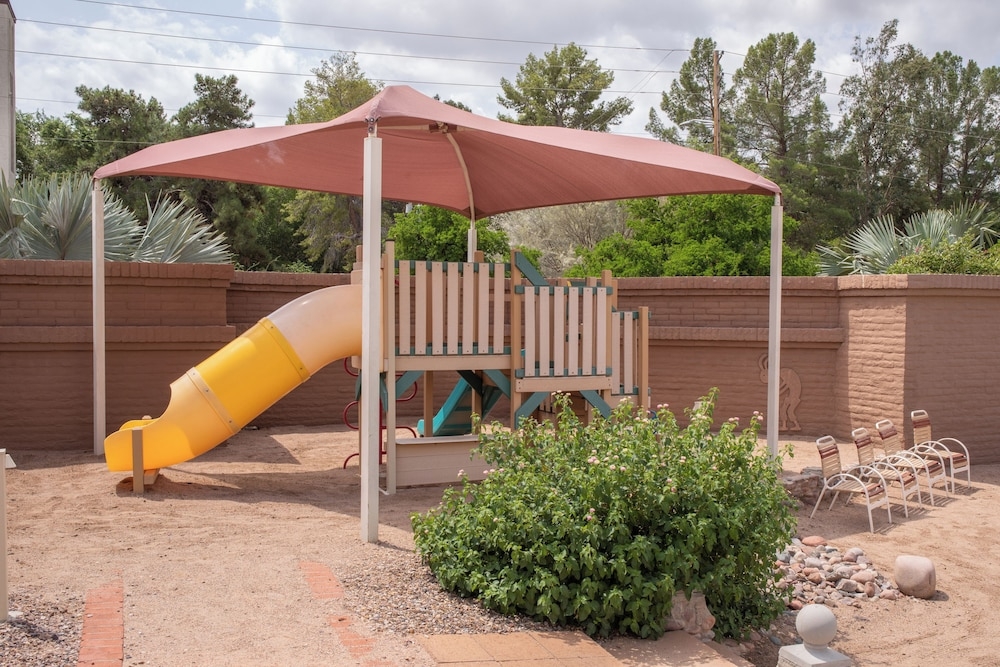 子供用の遊び場 - 屋外