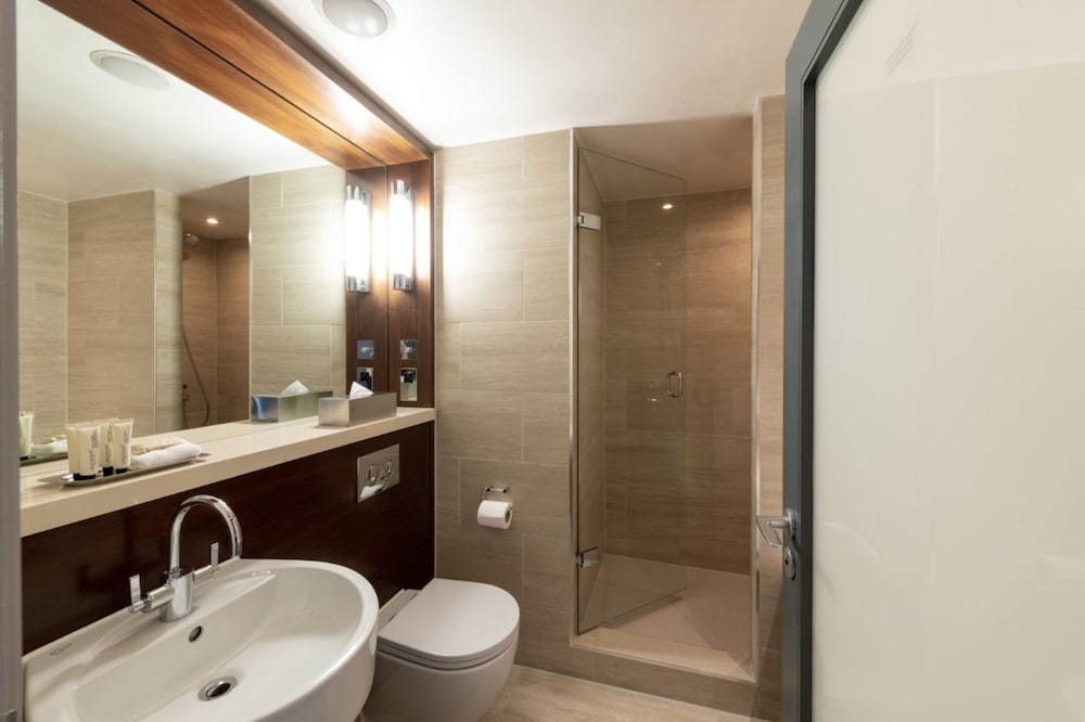 バスルームのシャワー