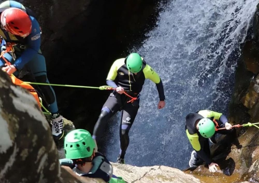 屋外ロック クライミング