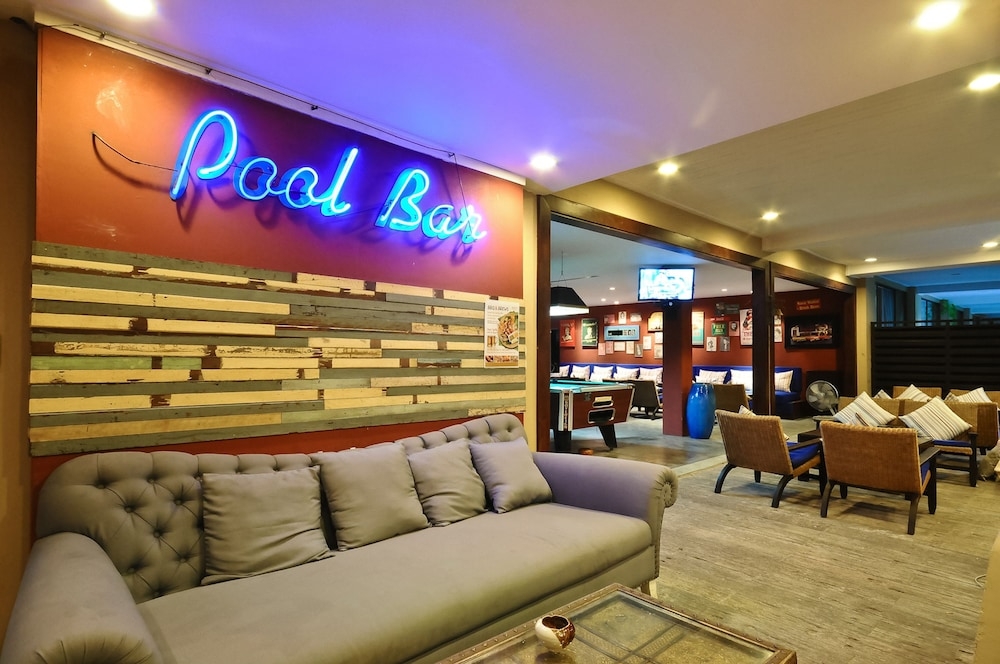 プールサイドバー