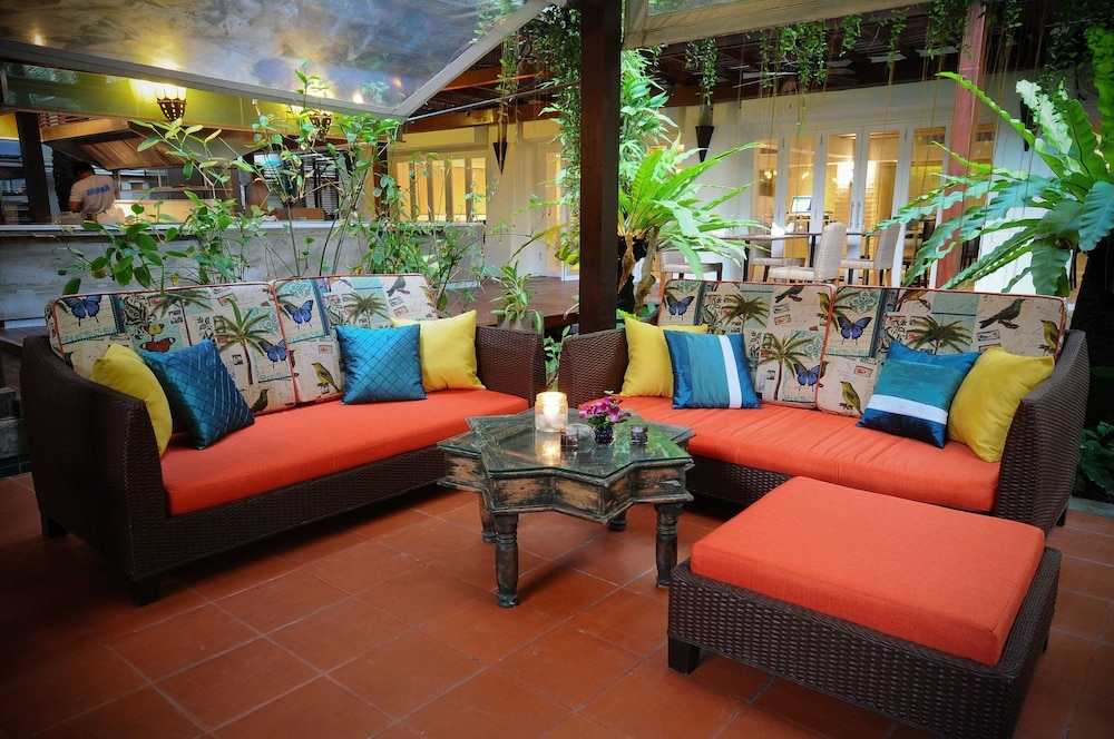 ロビーラウンジ