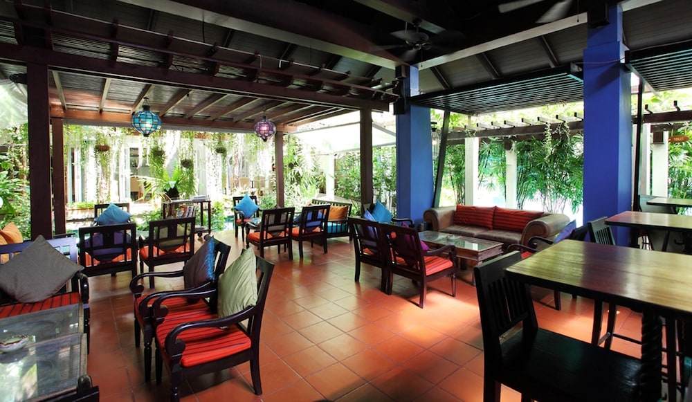 ロビーラウンジ