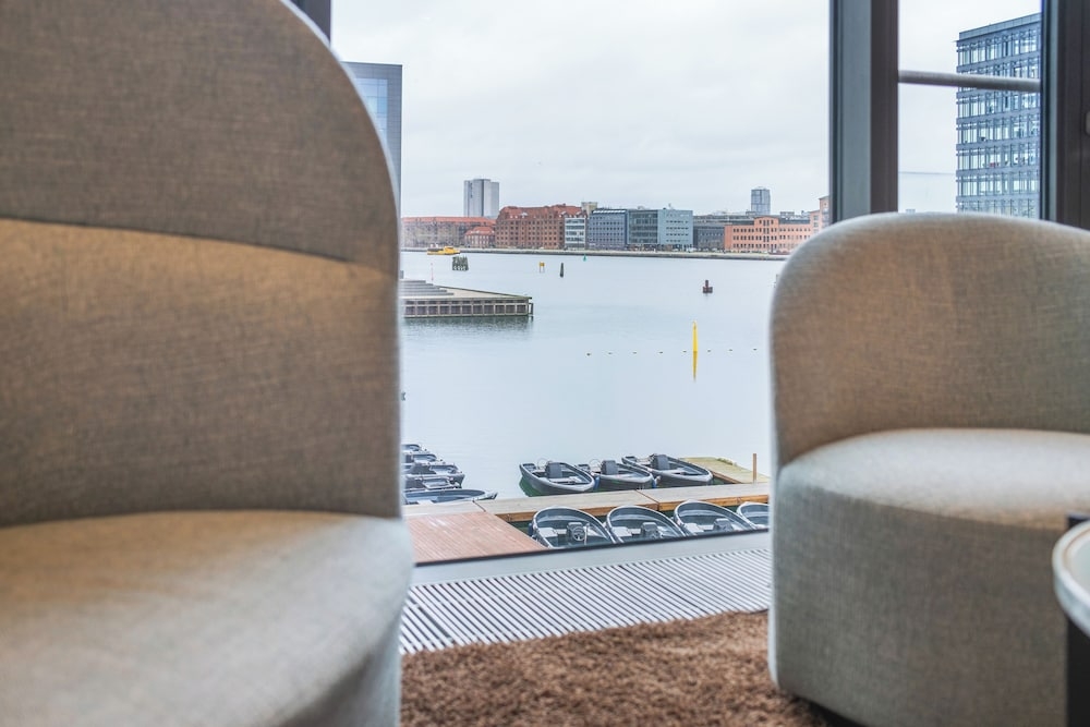 ロビー応接スペース