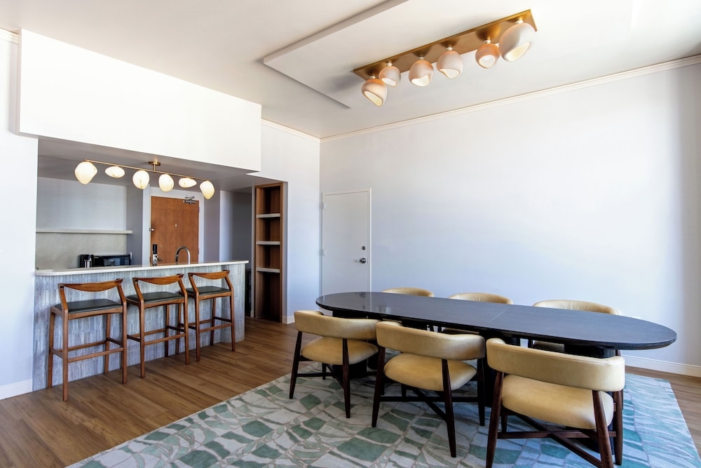 ダイニングルーム