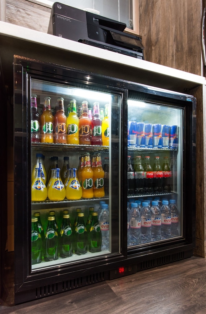 チェックイン / チェックアウト キオスク