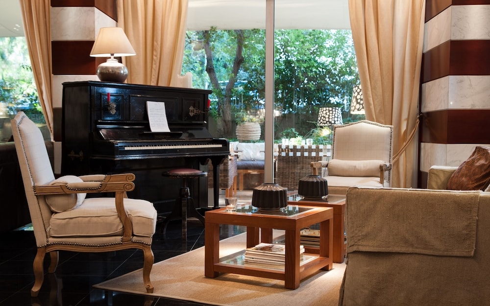 ロビーラウンジ