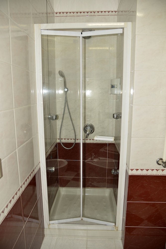 バスルームのシャワー