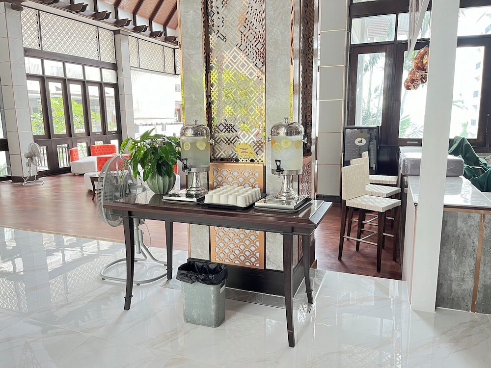 ロビーラウンジ